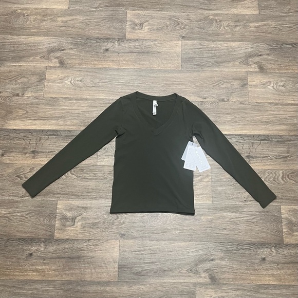 NEW Athleta Renew V-Neck Long-Sleeve Top Aspen Olive Green Size Small NWT - Picture 5 of 8